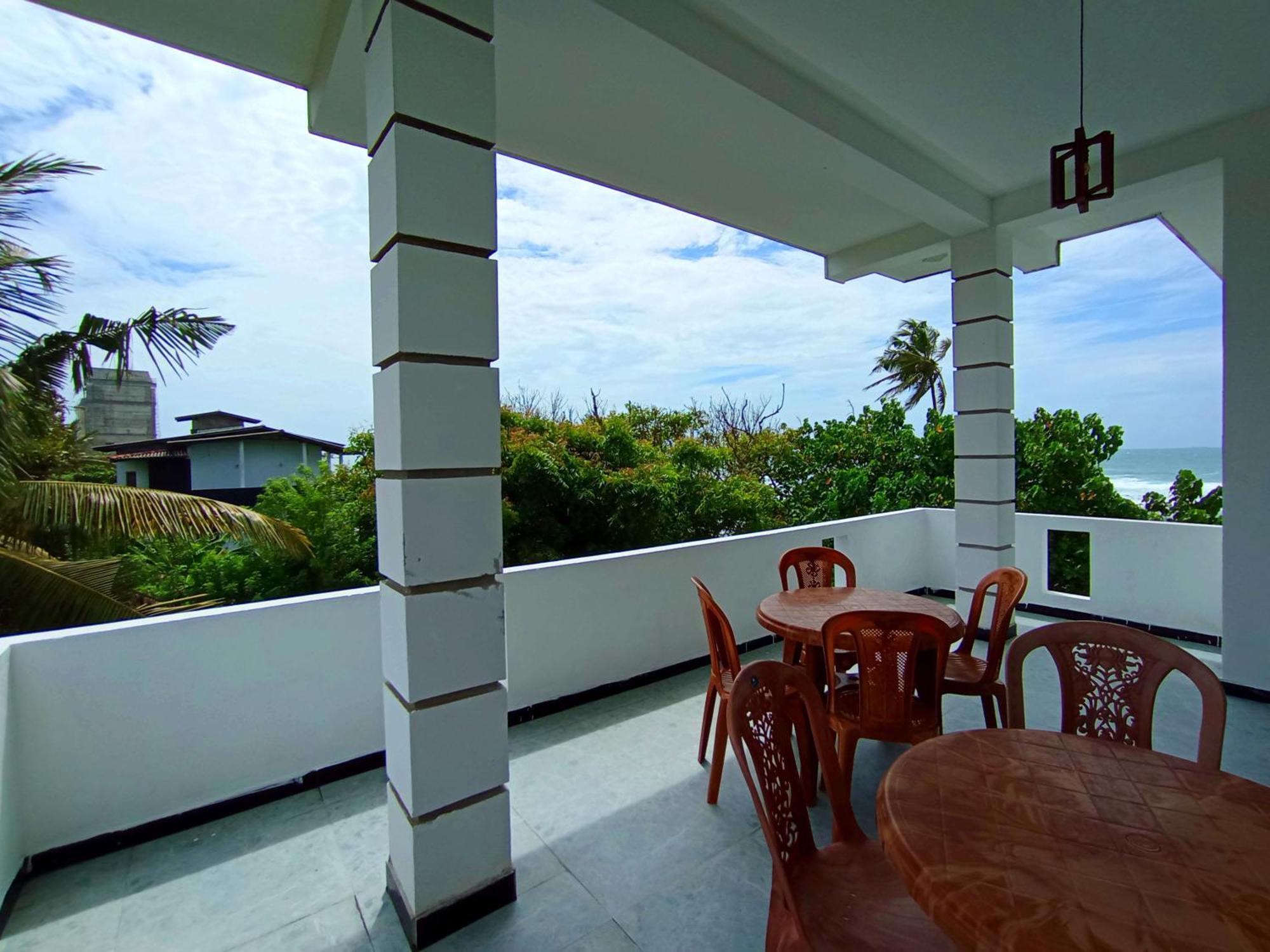 Blue Waves Ocean Mirissa Hotel ภายนอก รูปภาพ