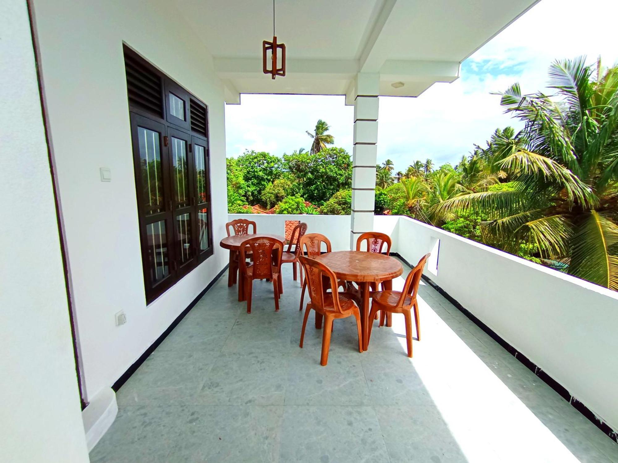 Blue Waves Ocean Mirissa Hotel ภายนอก รูปภาพ