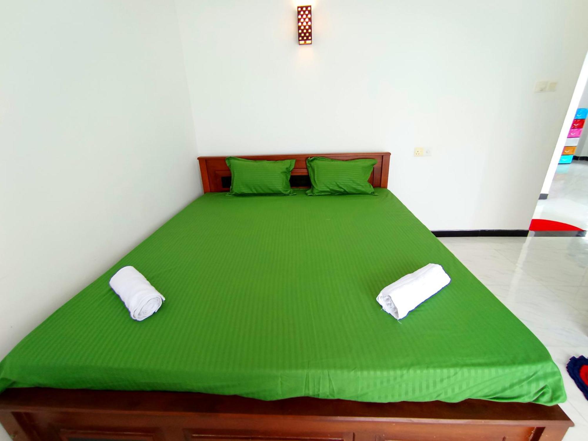 Blue Waves Ocean Mirissa Hotel ภายนอก รูปภาพ
