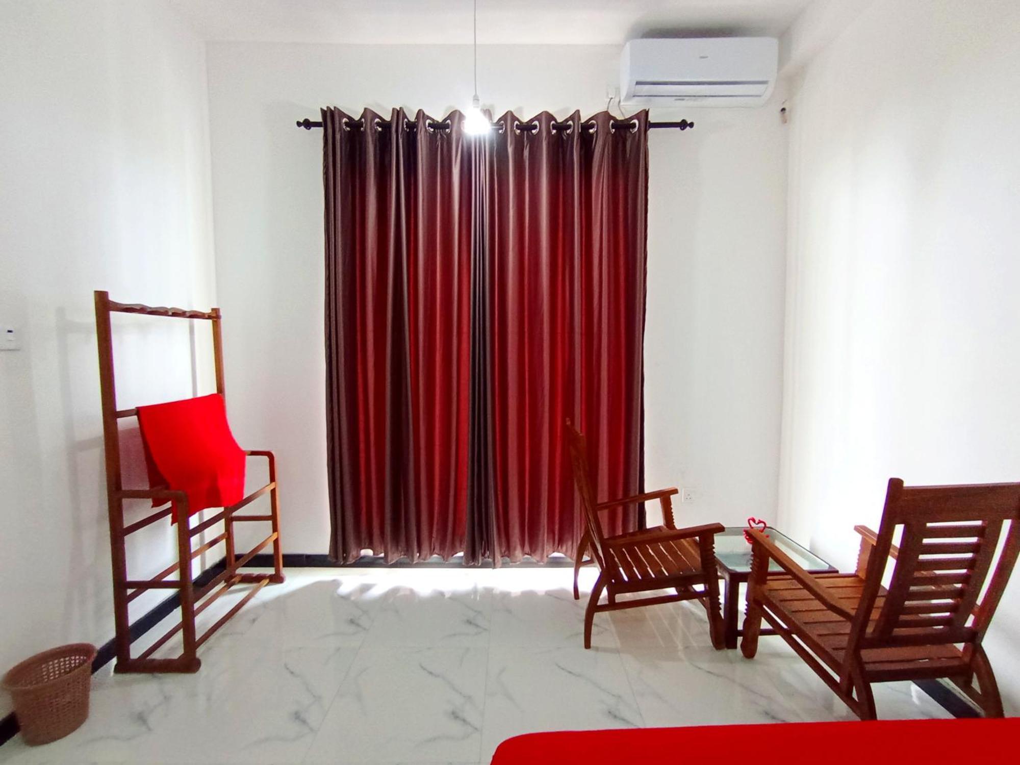 Blue Waves Ocean Mirissa Hotel ภายนอก รูปภาพ