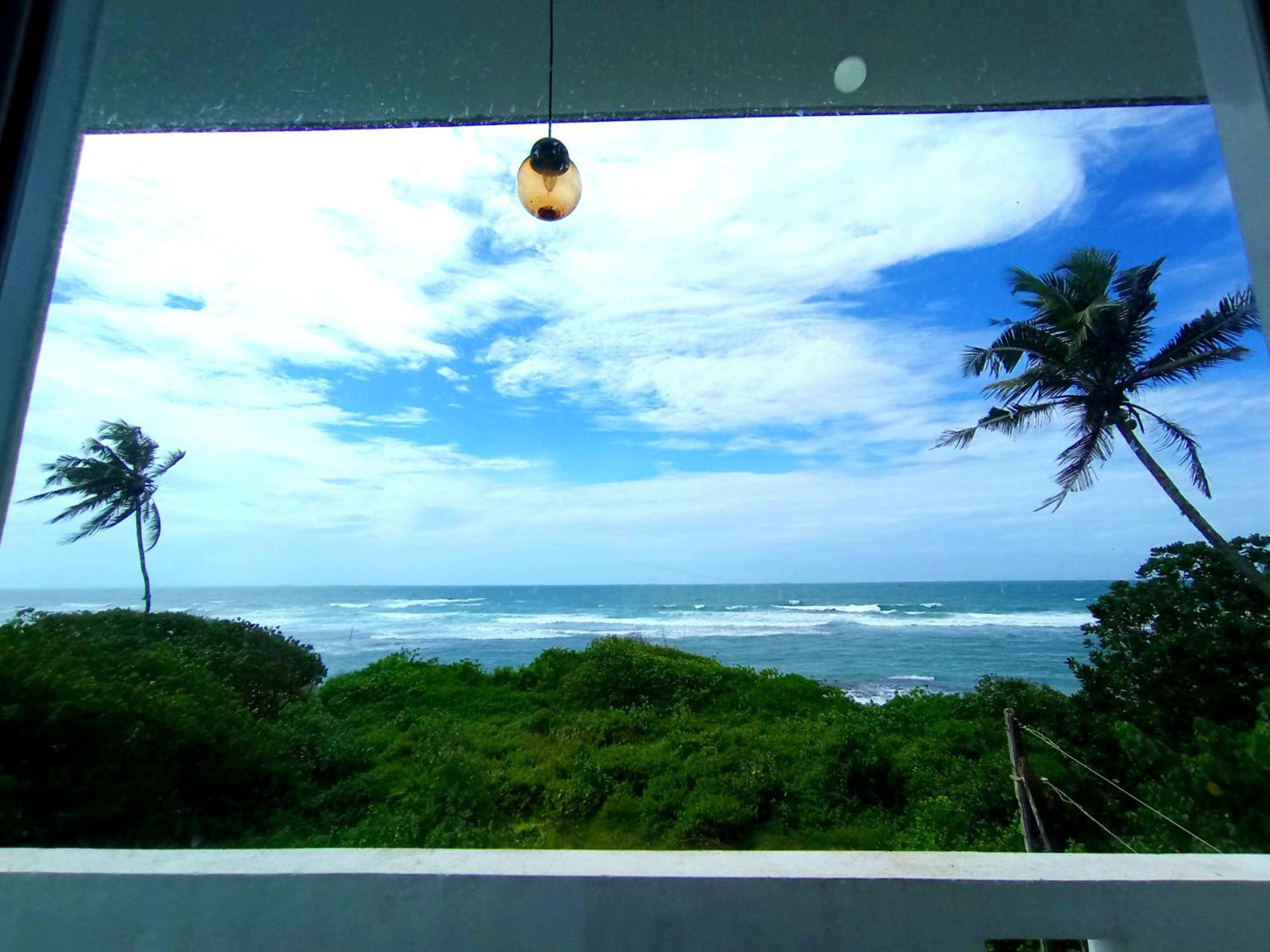 Blue Waves Ocean Mirissa Hotel ภายนอก รูปภาพ